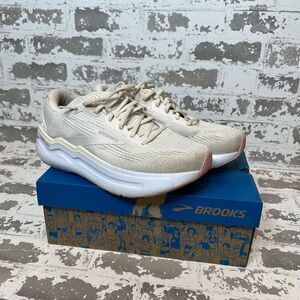 Brooks | women ghost max 2 sneakers wide with box